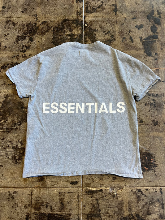 GRAY ESSENTIALS TEE
