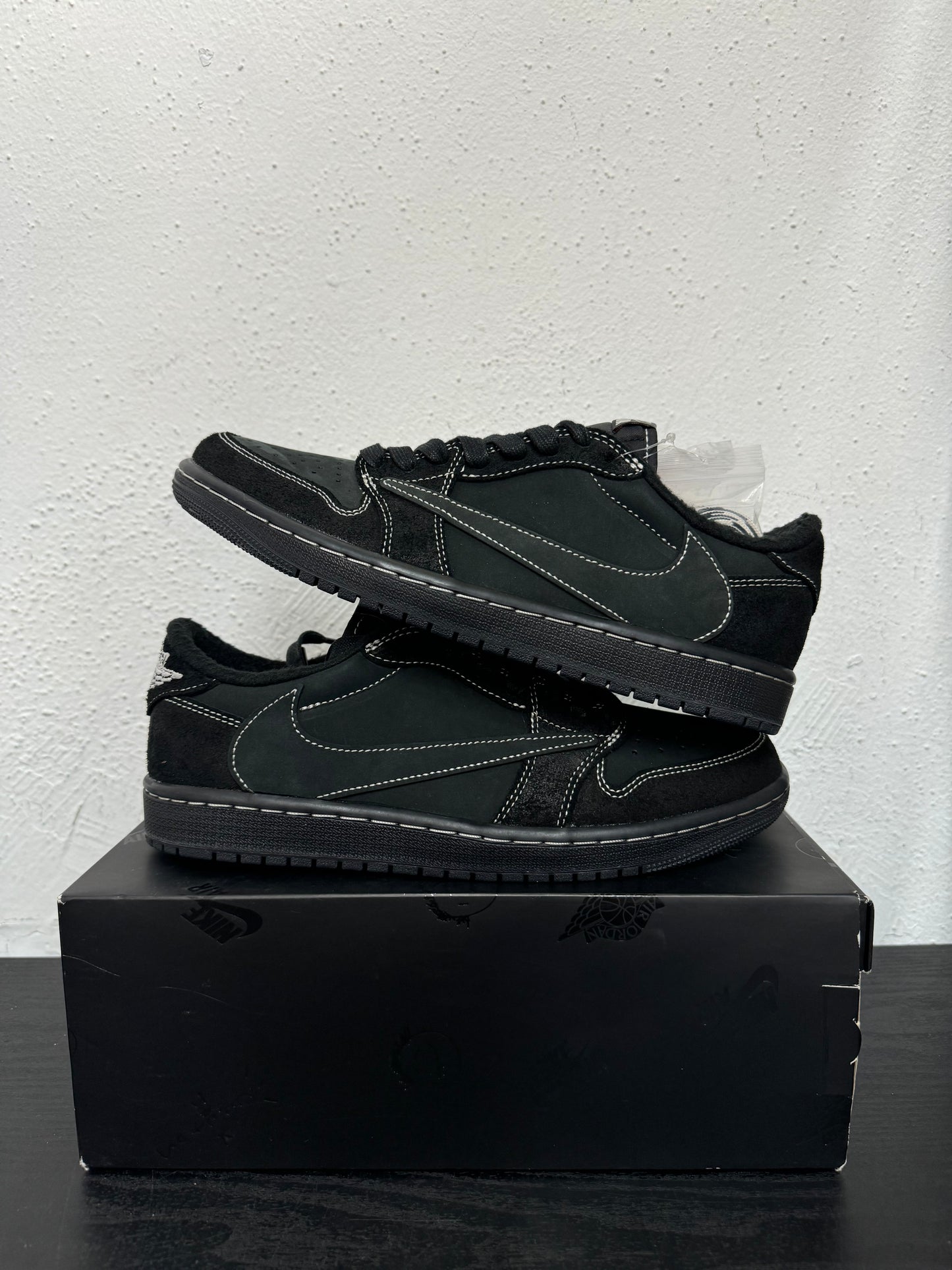 JORDAN 1 LOW TRAVIS PHANTOM