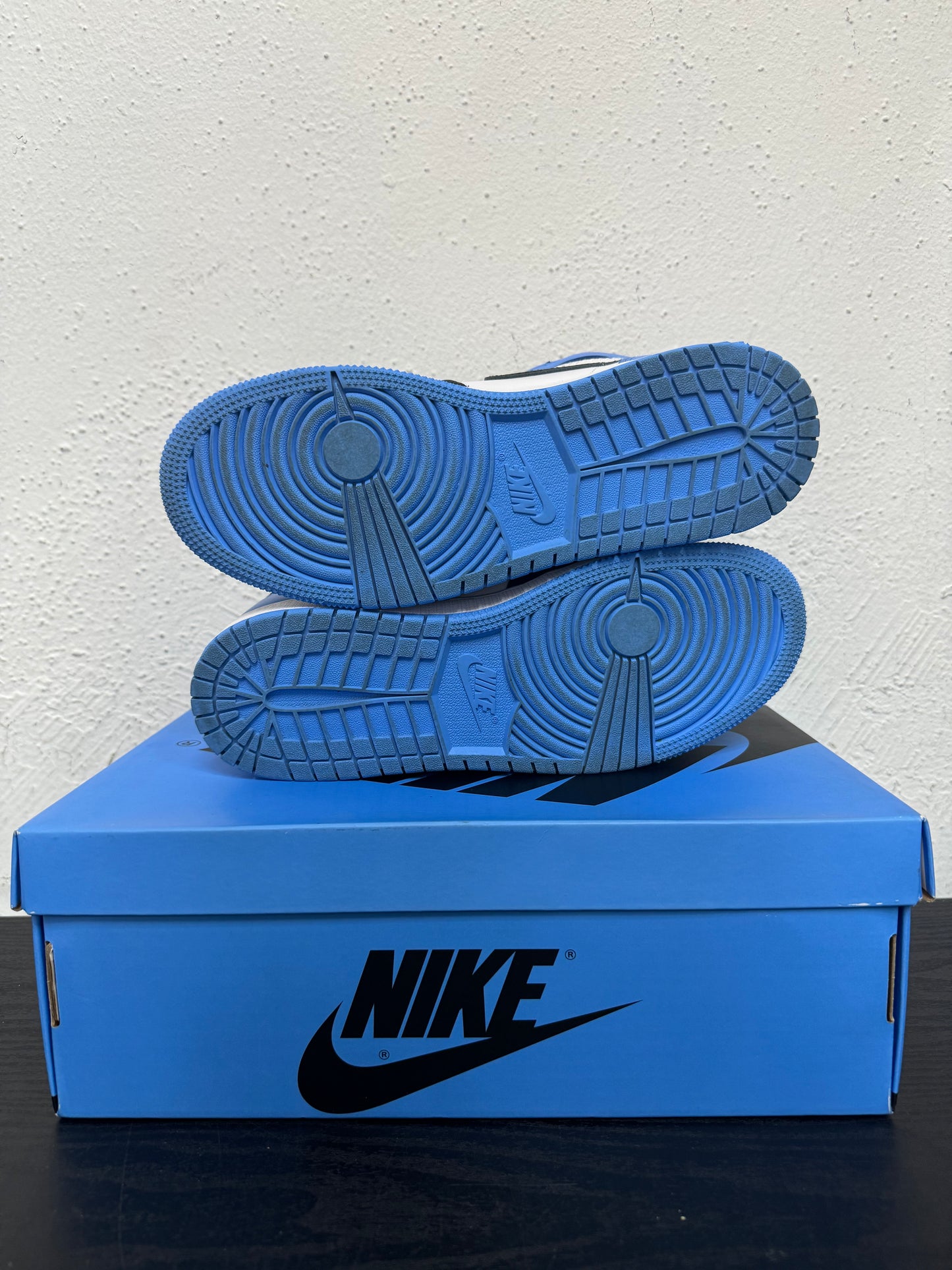 JORDAN 1 UNC TOE (USED)