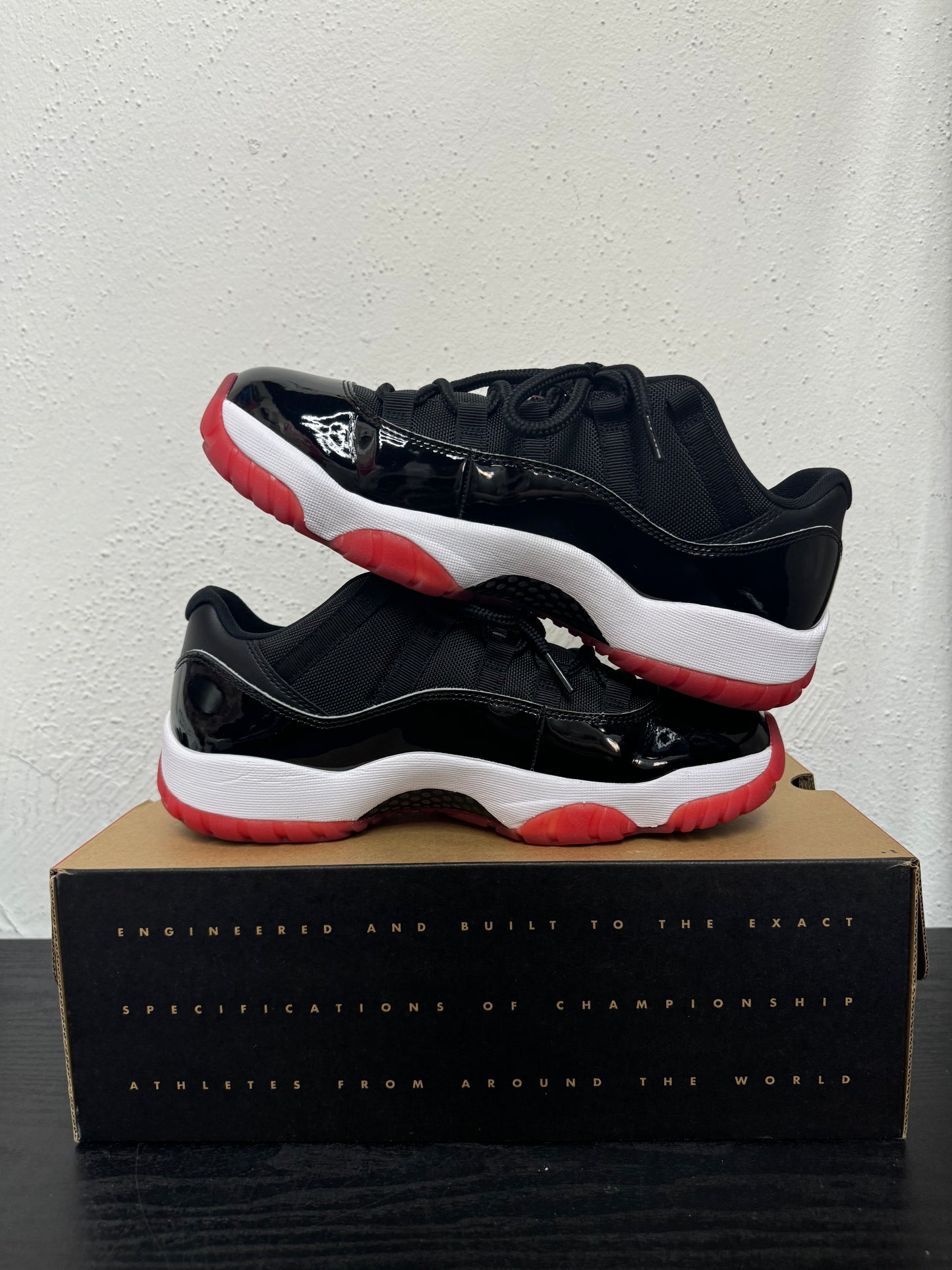 JORDAN 11 LOW BRED 2025 (USED)