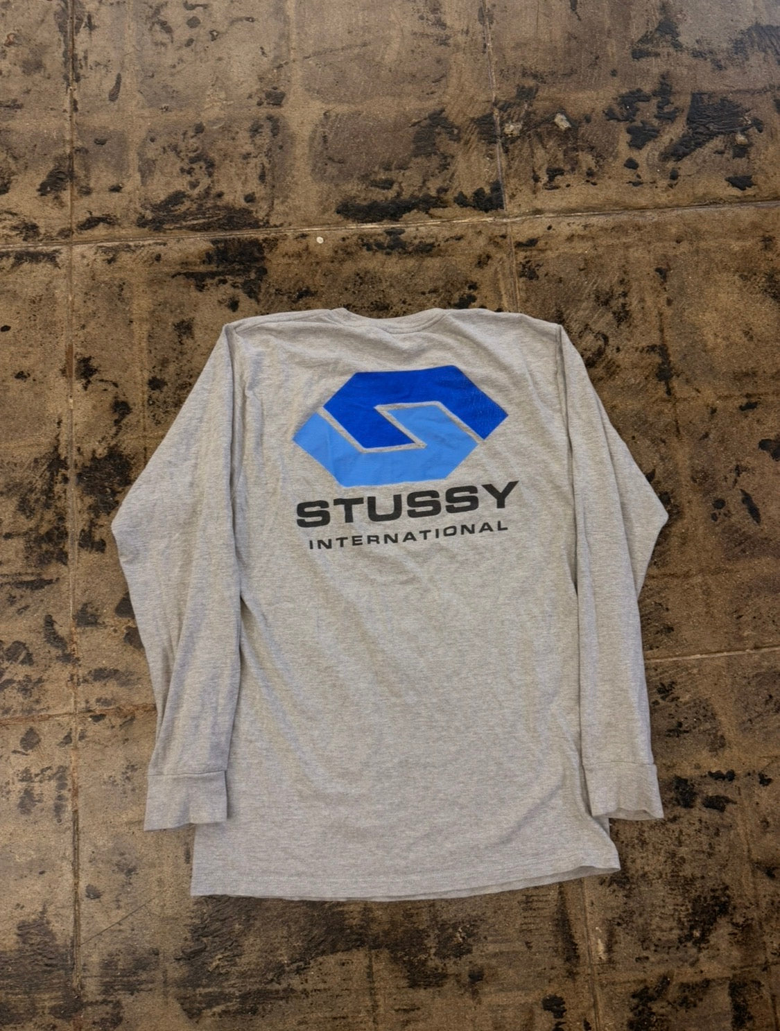 STUSSY INTERNATIONAL GREY L/S