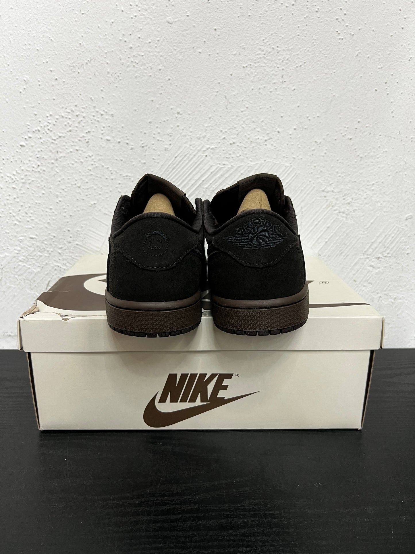 JORDAN 1 LOW TRAVIS VELVET BROWN