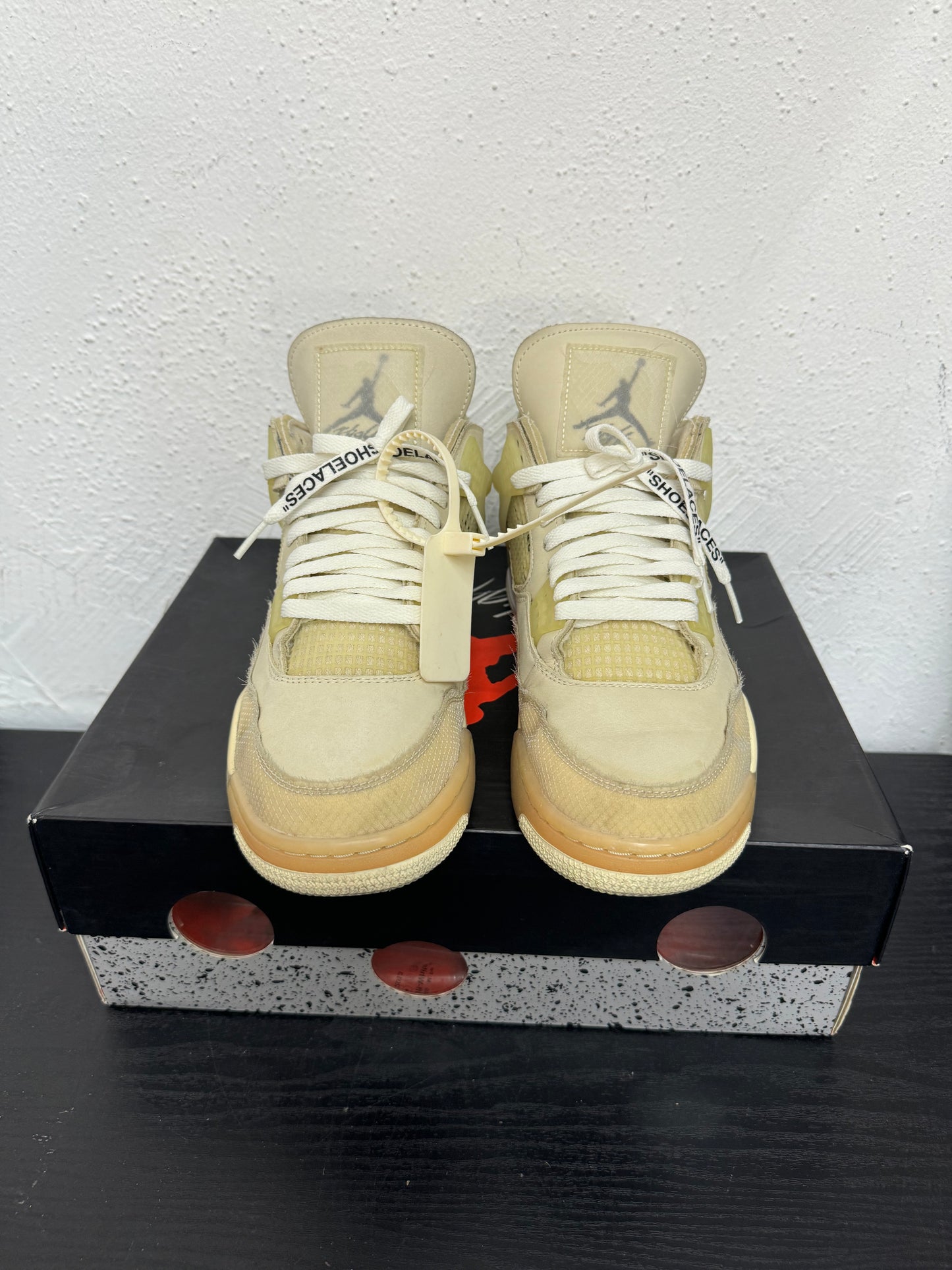 JORDAN 4 OFF WHITE SAIL (USED)