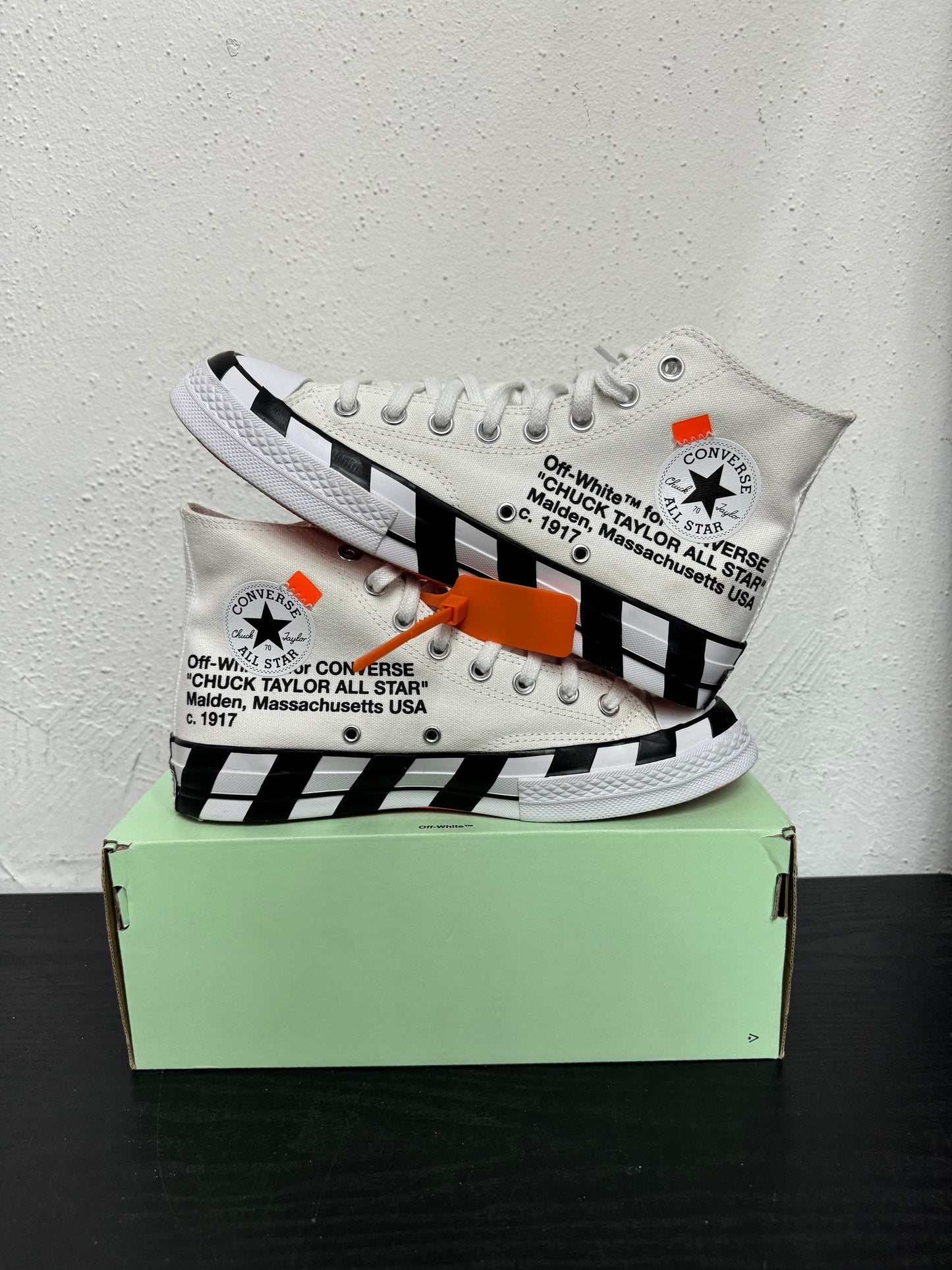 OFF WHITE CONVERSE CHUCK TAYLOR(USED)
