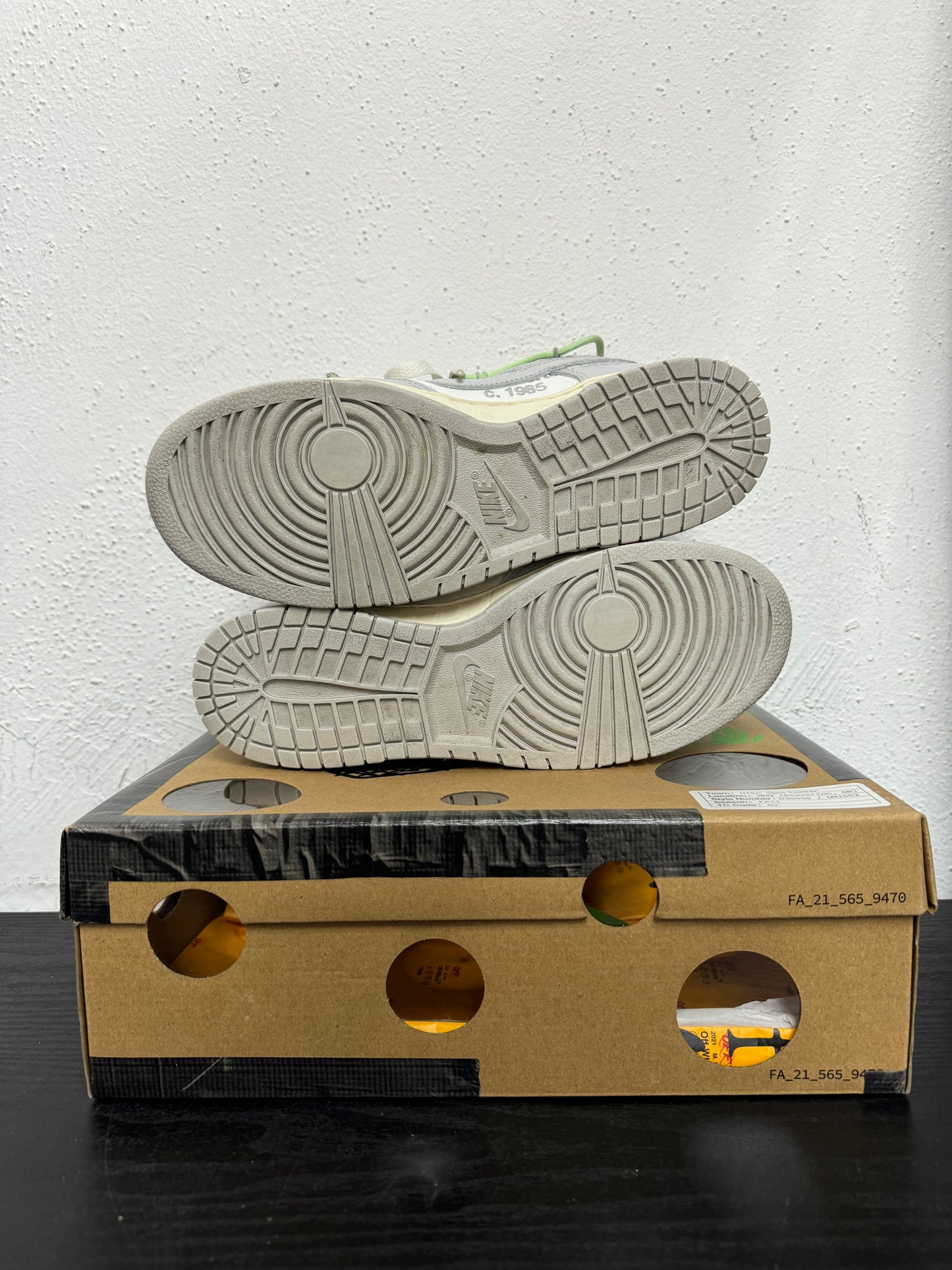 DUNK LOW OFF WHITE LOT 7 (USED)