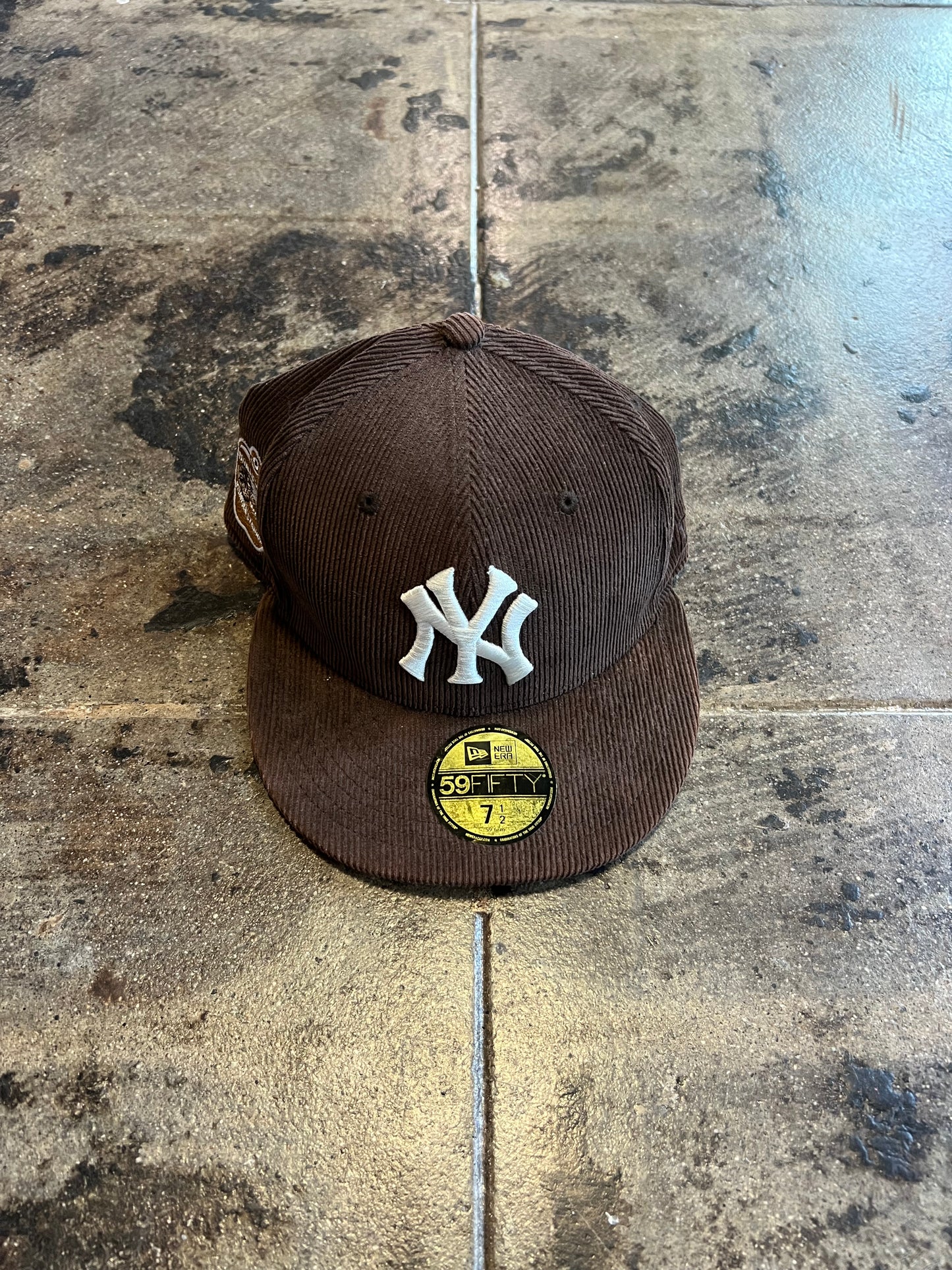 NY YANKES CORDUROY FITTED  HAT