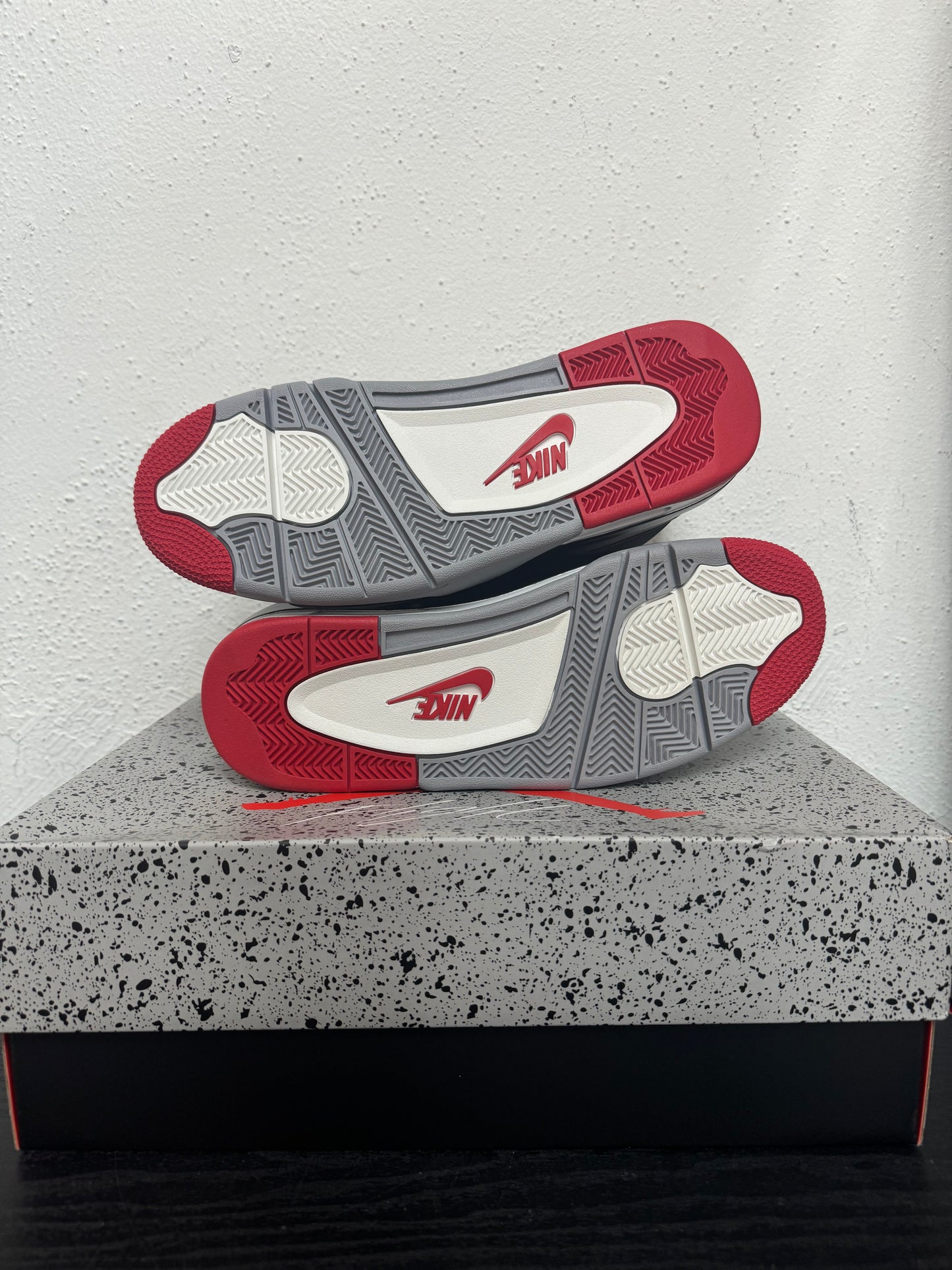 JORDAN 4 REIMAGINED BRED