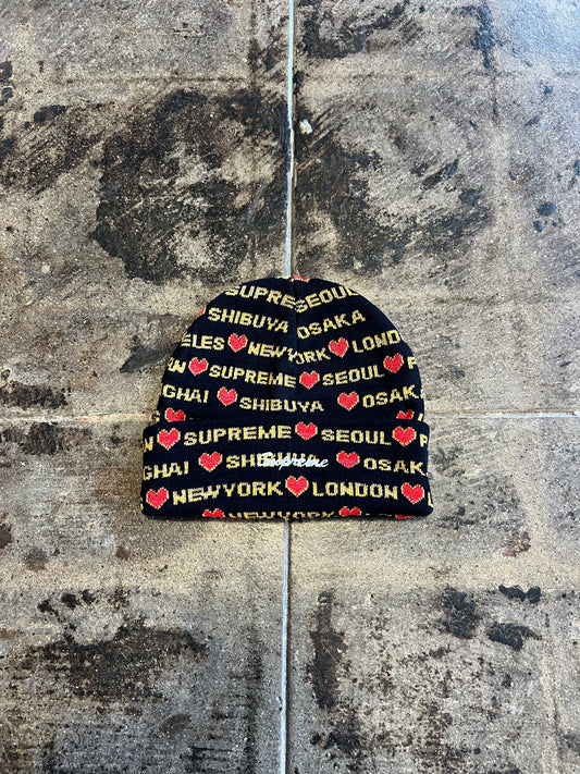 BLACK SUPREME HEART BEANIE