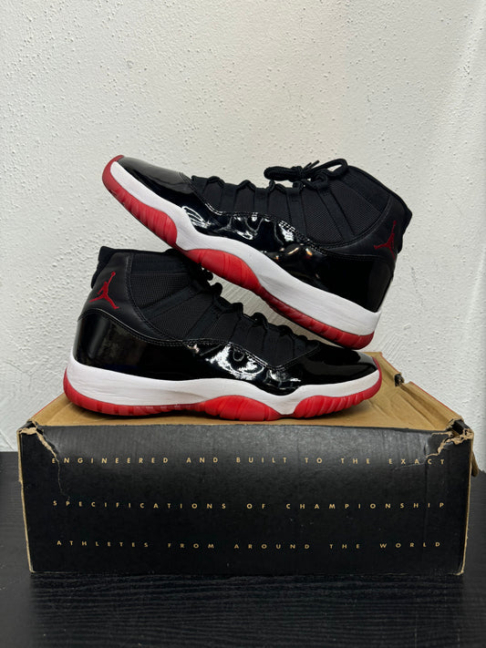 JORDAN 11 PLAYOFF BRED (USED)