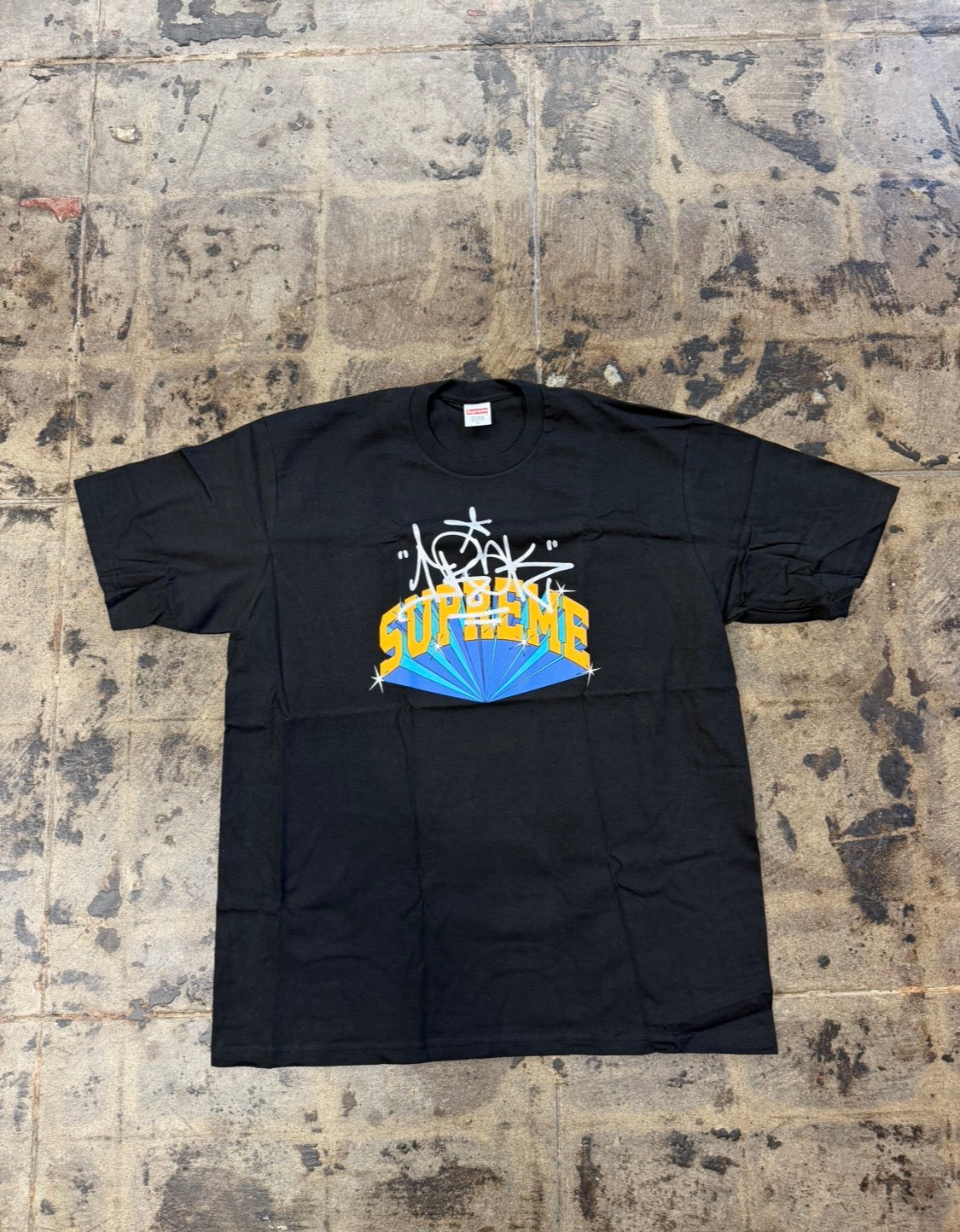 SUPREME IRAK ARC BLACK TEE
