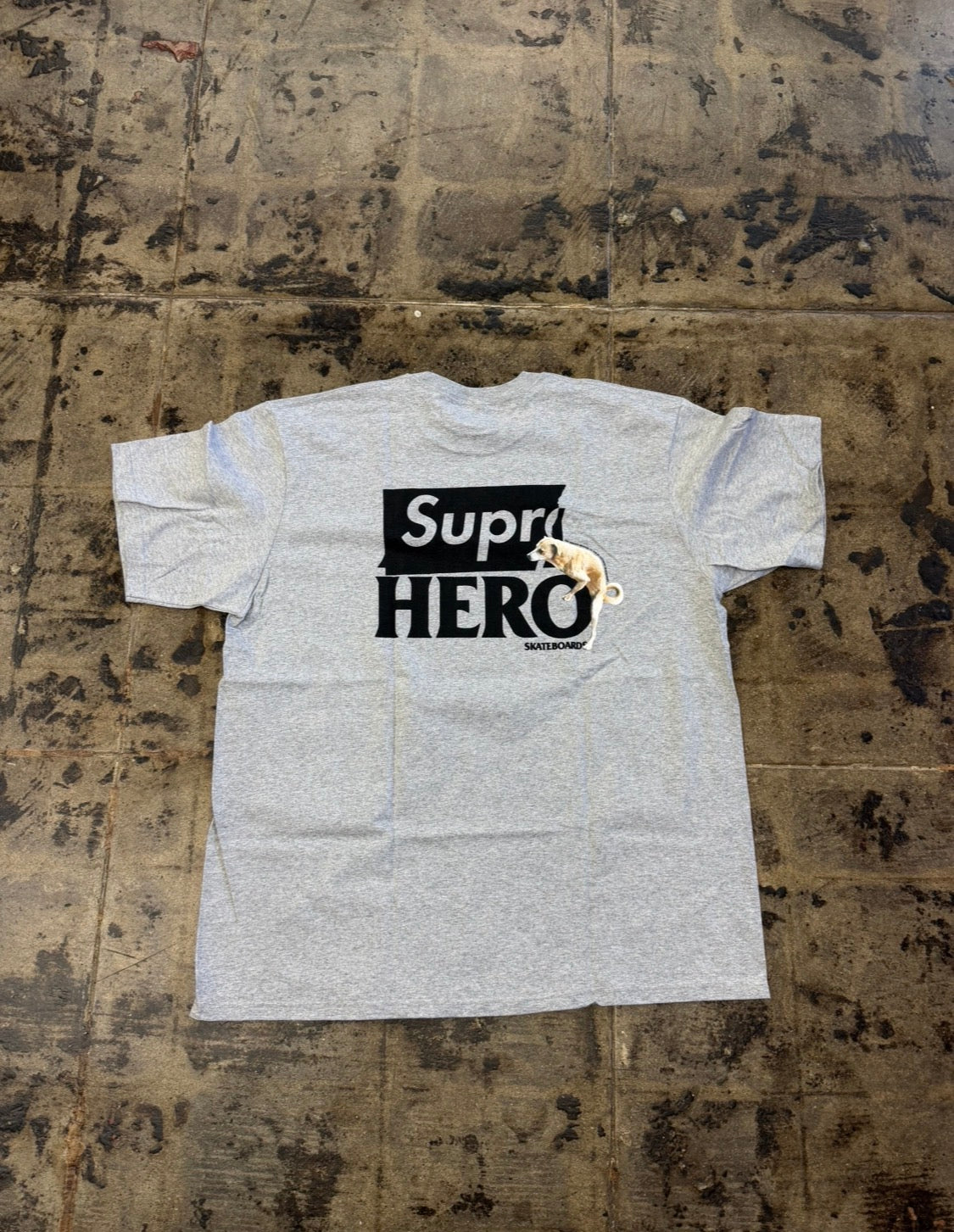 SUPREME ANTIHERO DOG GREY TEE