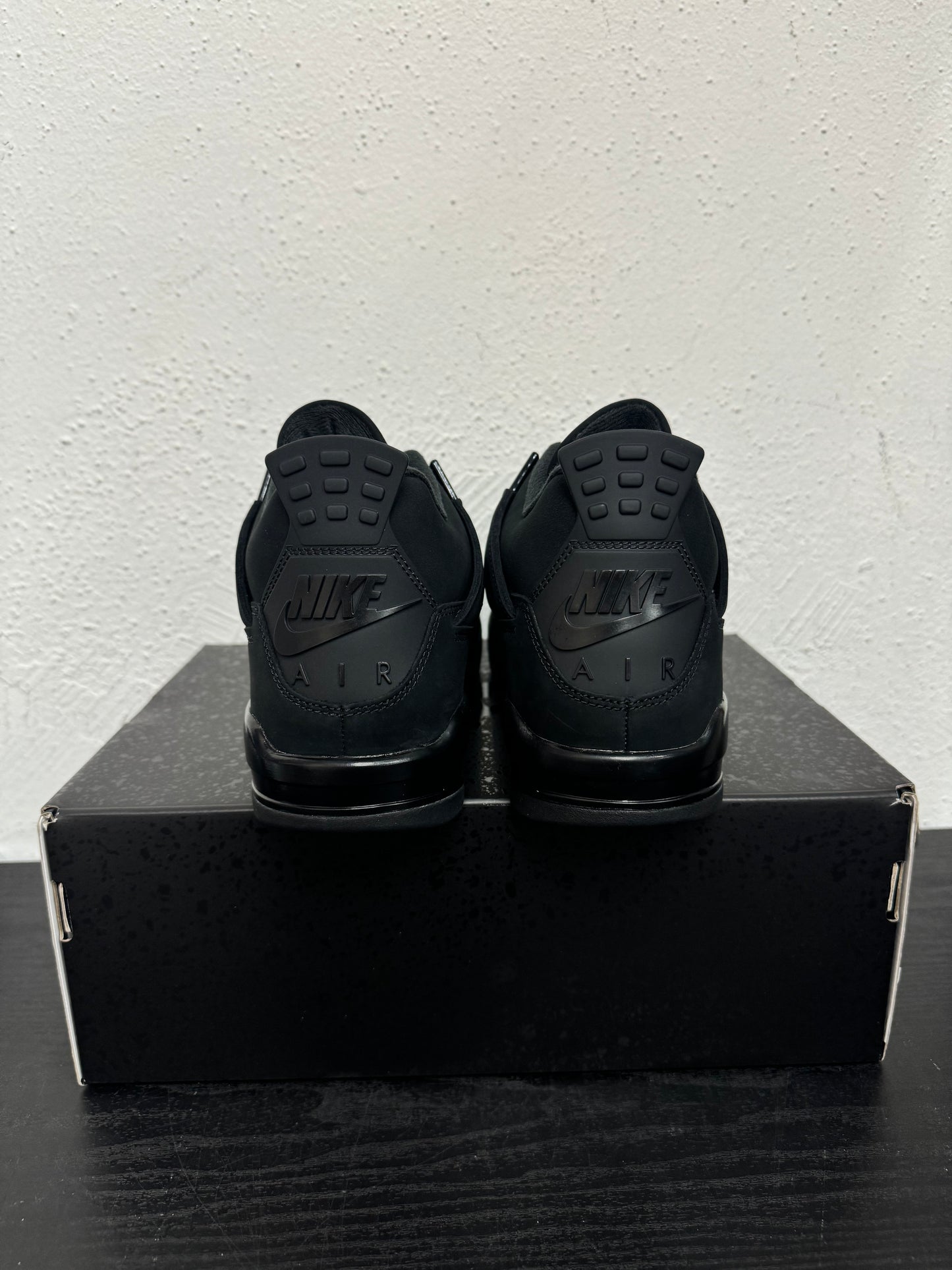 JORDAN 4 BLACK CAT (2025)