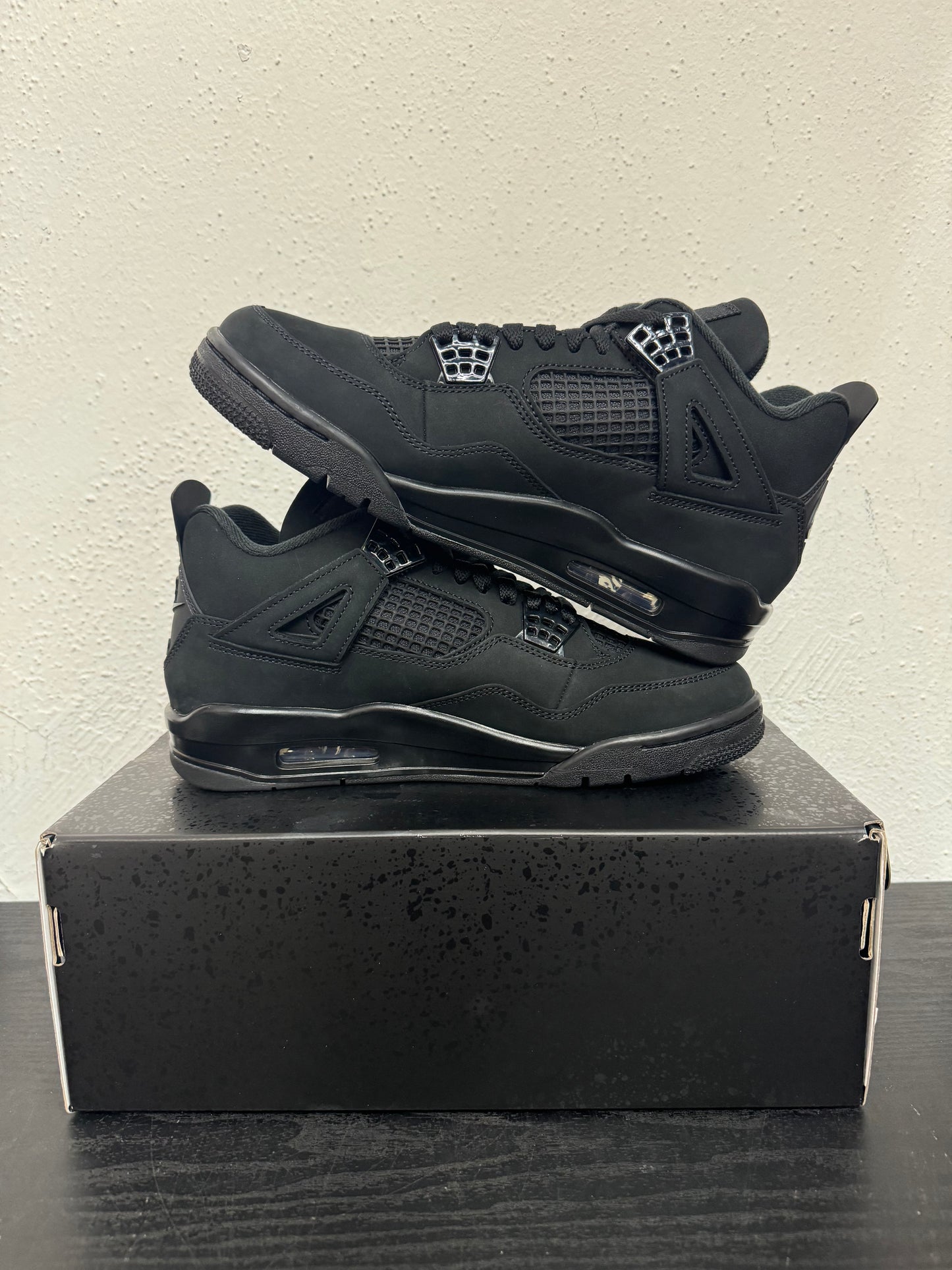 JORDAN 4 BLACK CAT (2025)