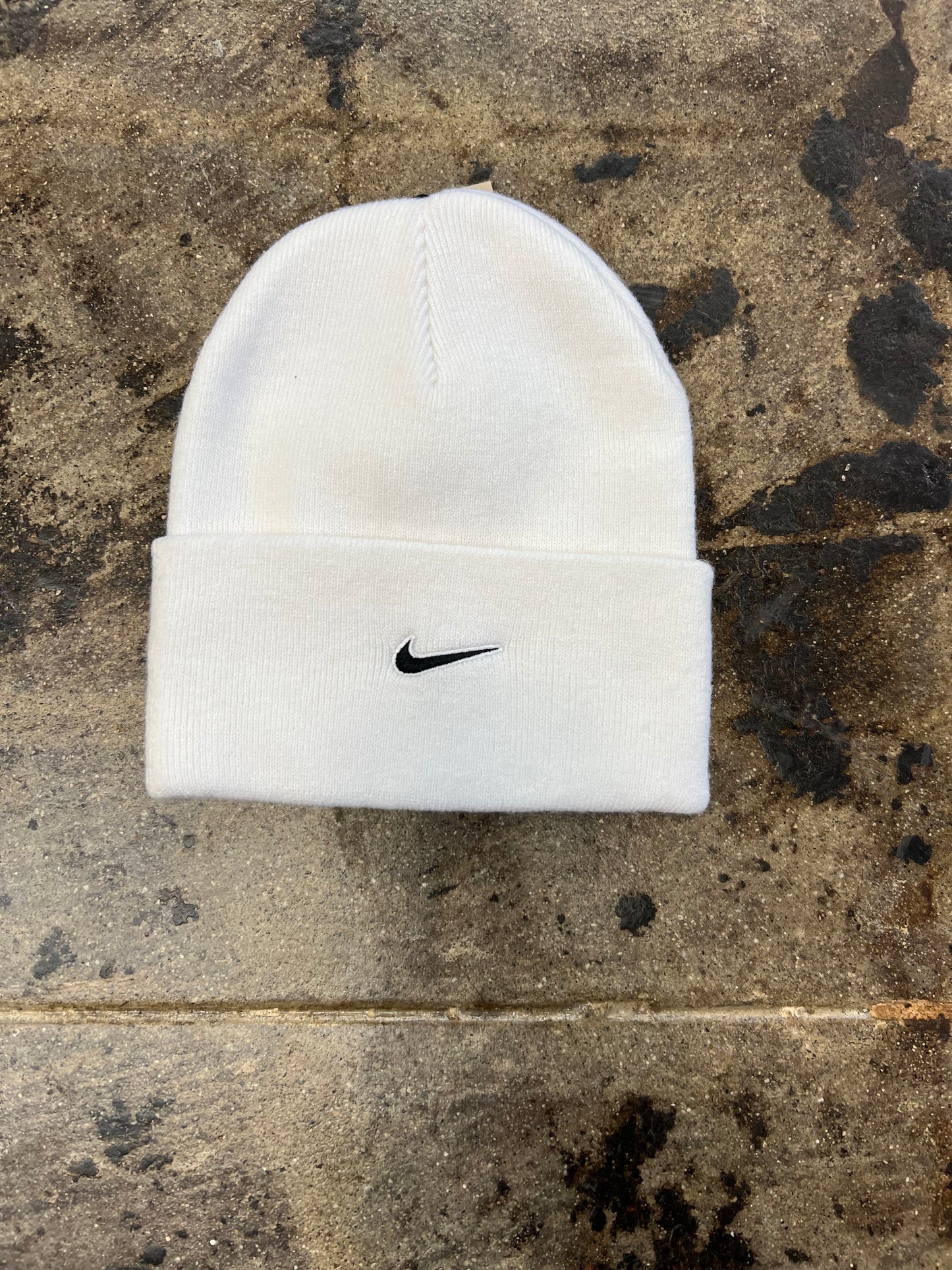 WHITE NIKE BEANIE