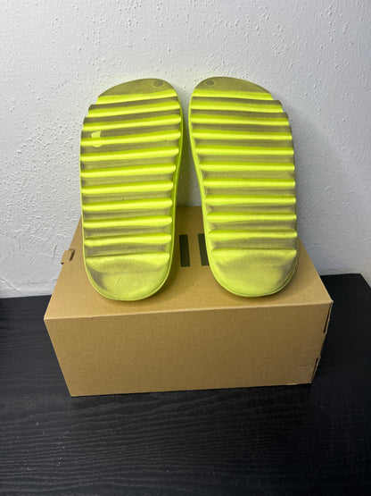 YEEZY SLIDE GLOW (USED)