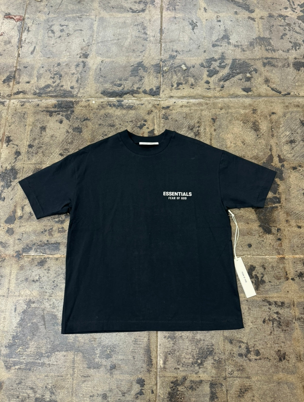 ESSENTIAL JET BLACK CLASSIC FIT TEE