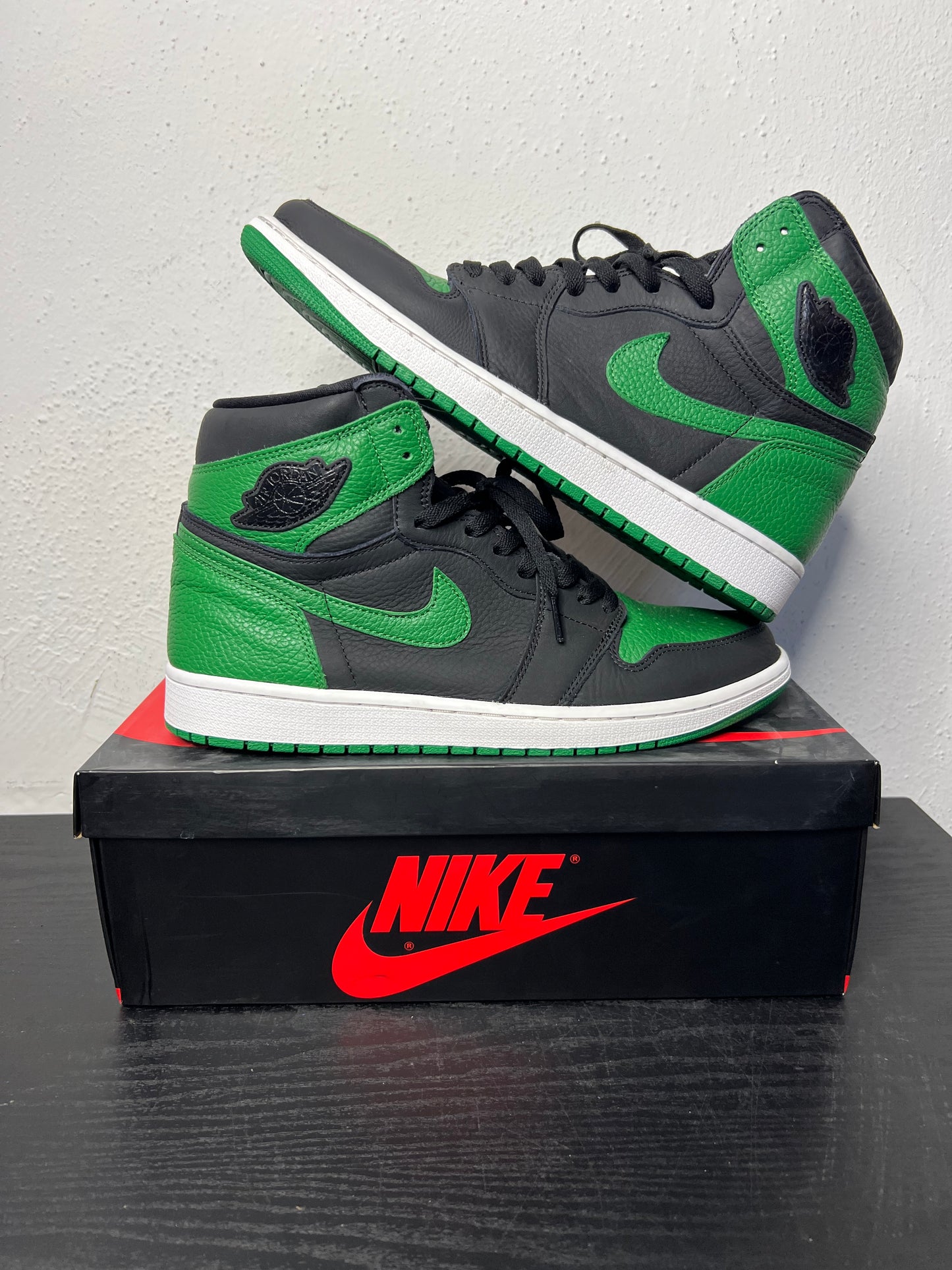 JORDAN 1 PINE GREEN 2.0 (USED)