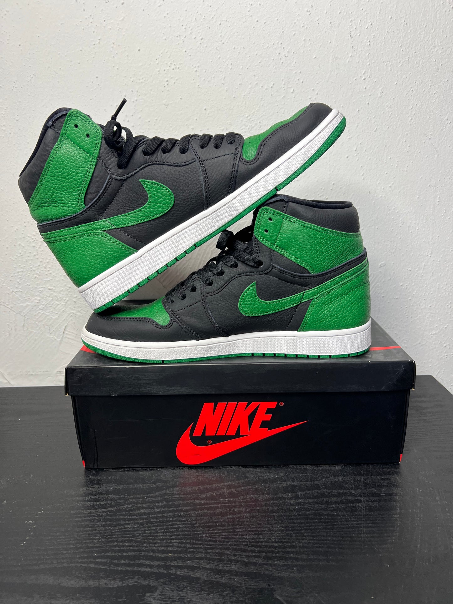 JORDAN 1 PINE GREEN 2.0 (USED)