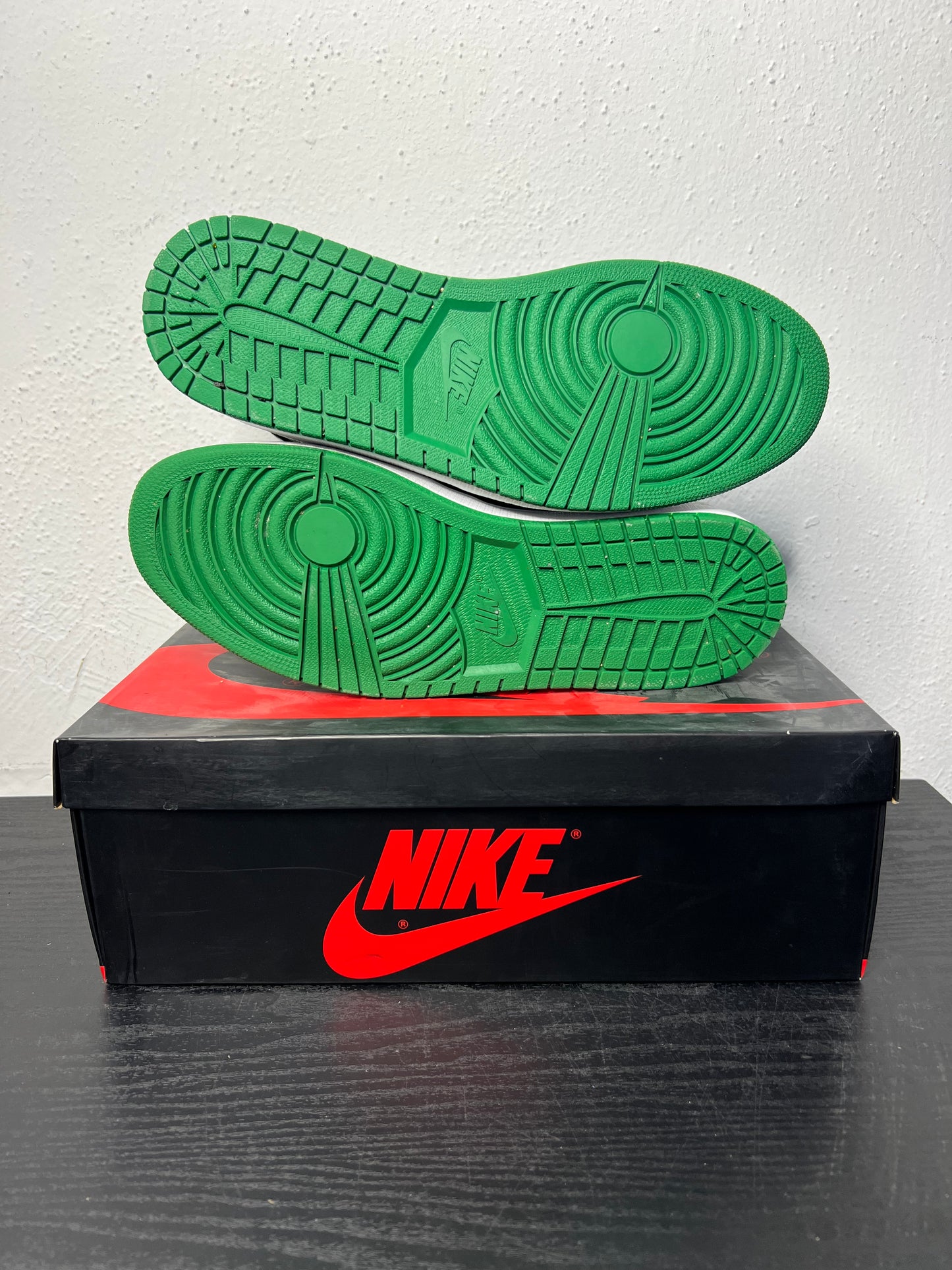 JORDAN 1 PINE GREEN 2.0 (USED)