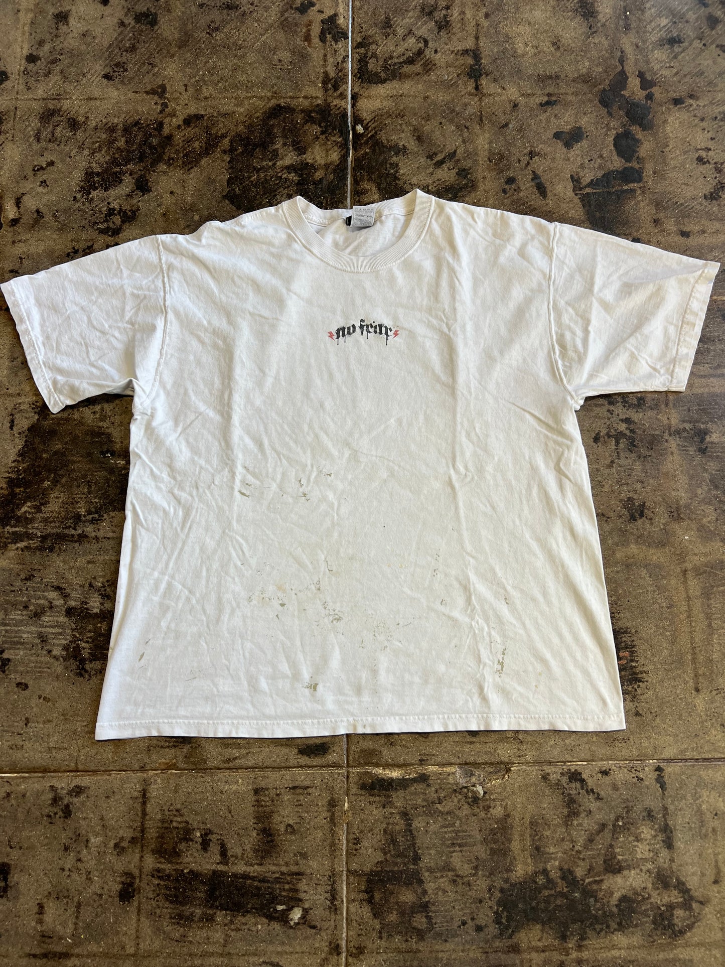 WHITE NO FEAR TEE