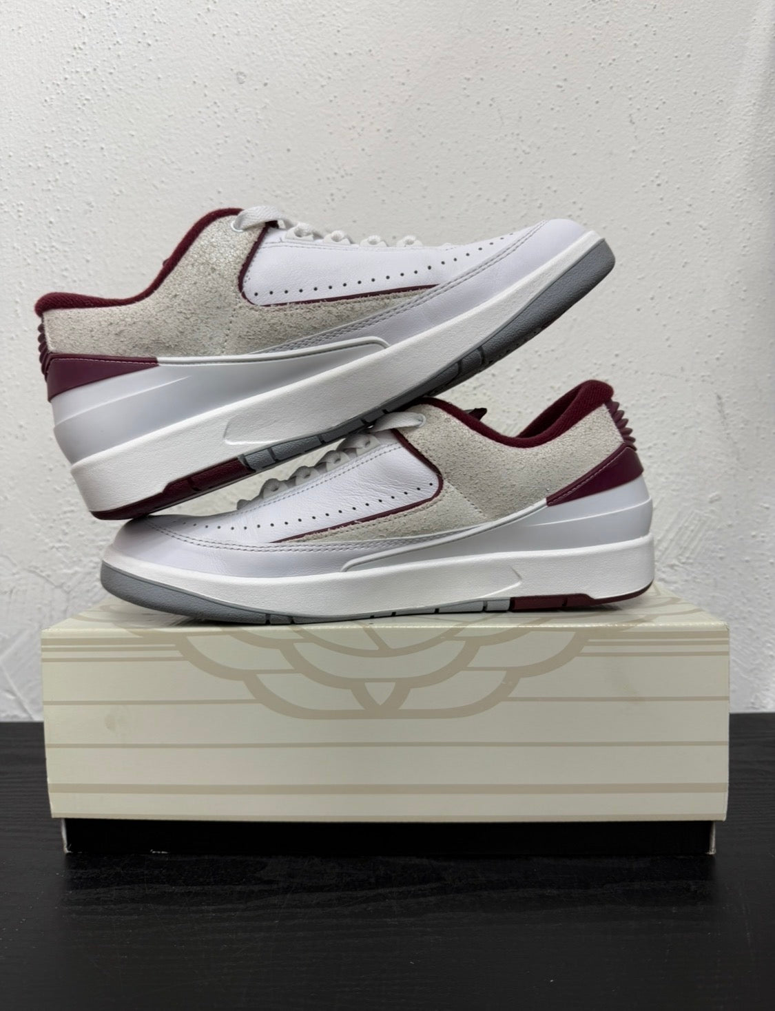 JORDAN 2 CHERRYWOOD  LOW USED