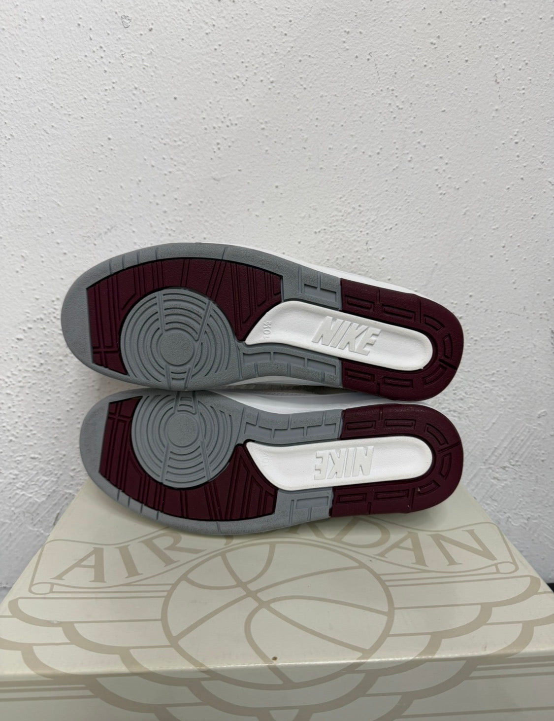 JORDAN 2 CHERRYWOOD  LOW USED