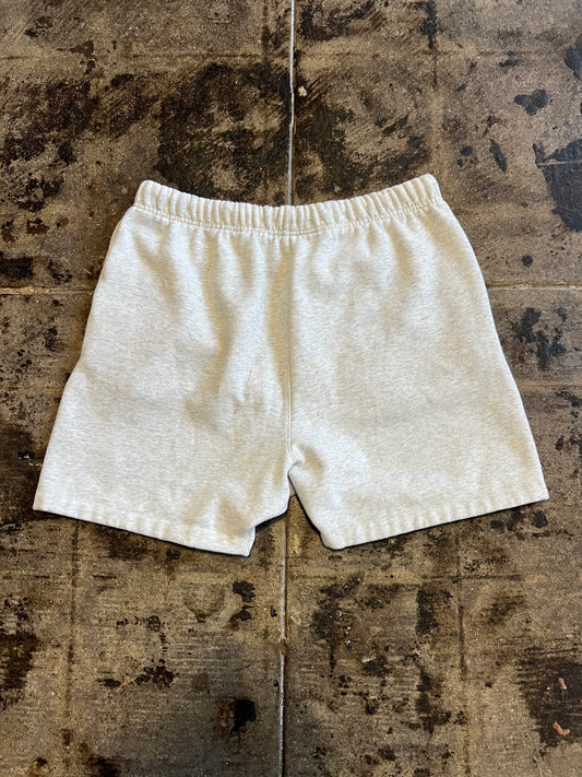 ESSENTIAL SHORTS LIGHT GREY