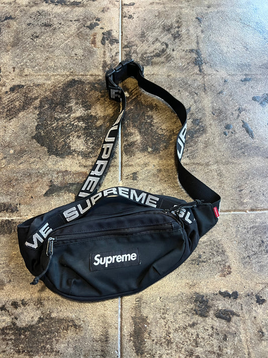 BLACK SUPREME WAIST BAG