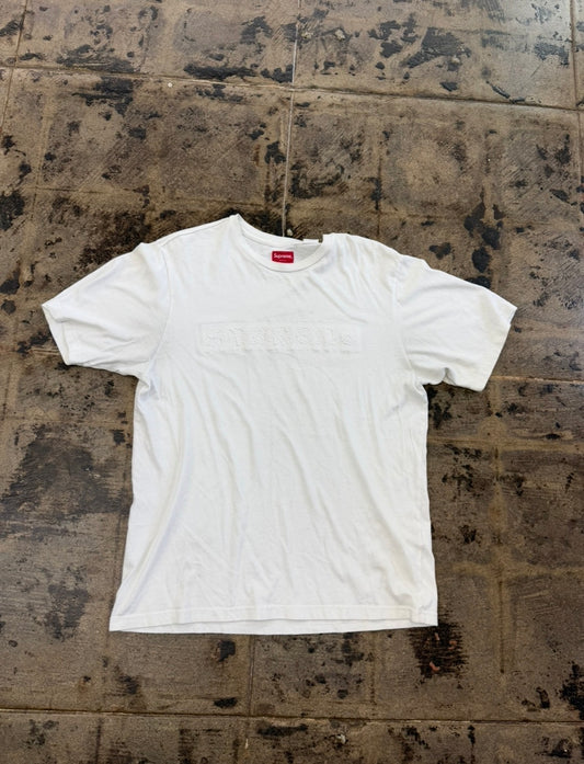 SUPREME EMBOSSED BOX LOGO WHITE TEE