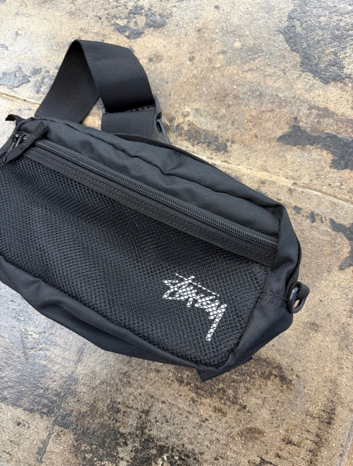 STUSSY BLACK FANNY PACK