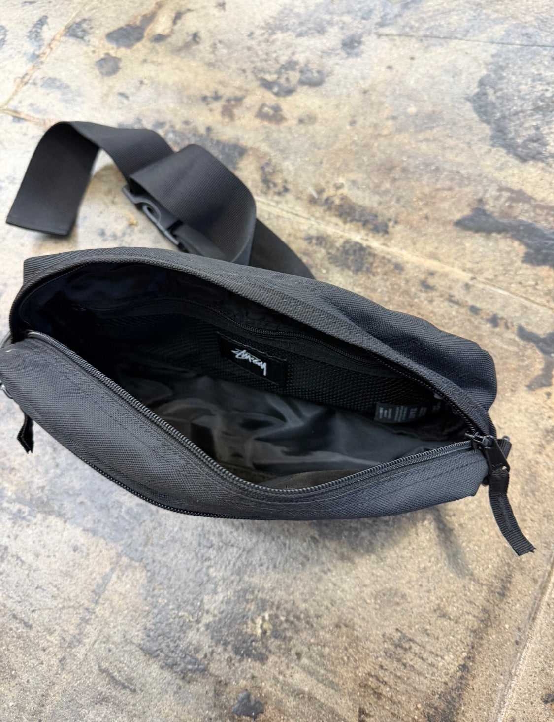 STUSSY BLACK FANNY PACK