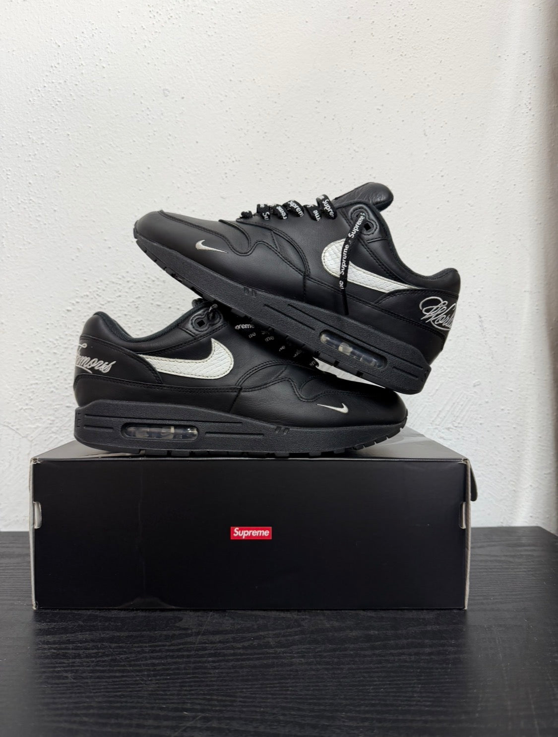 SUPREME AIR MAX 1 BLK/WHT (USED)