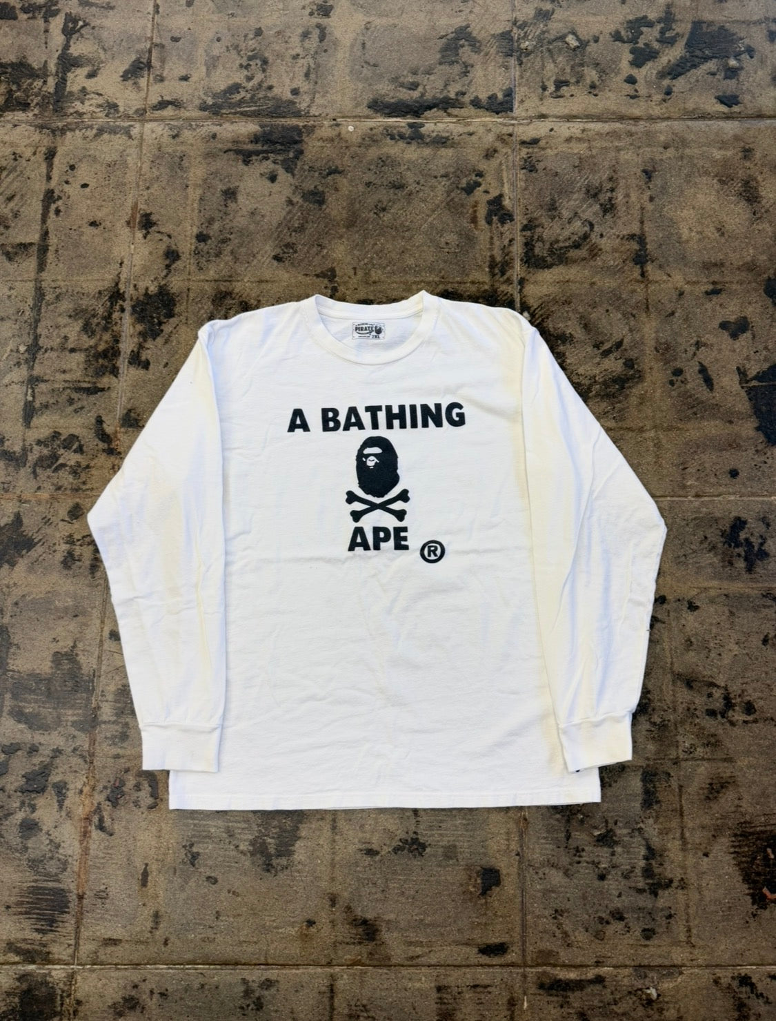 BAPE CROSSBONE LOGO L/S WHITE