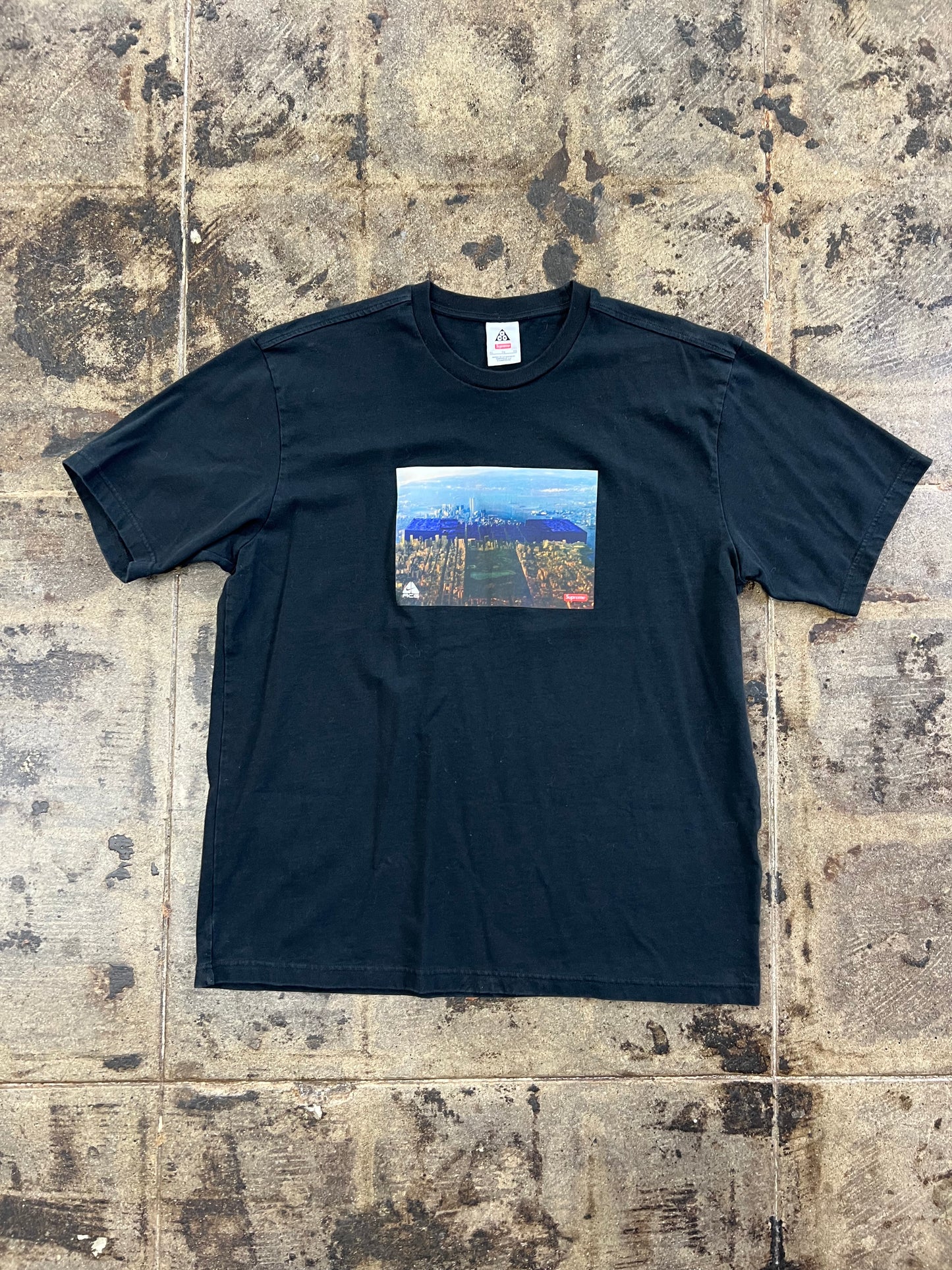 SUPREME NIKE ACG GRID TEE