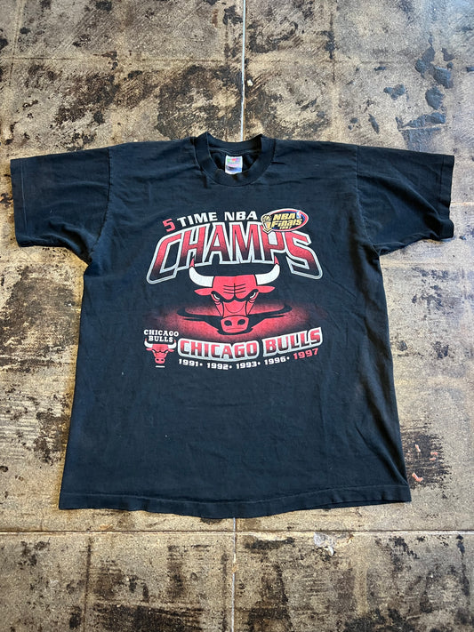 CHICAGO BULLS 1997’ 5X NBA CHAMPS TEE