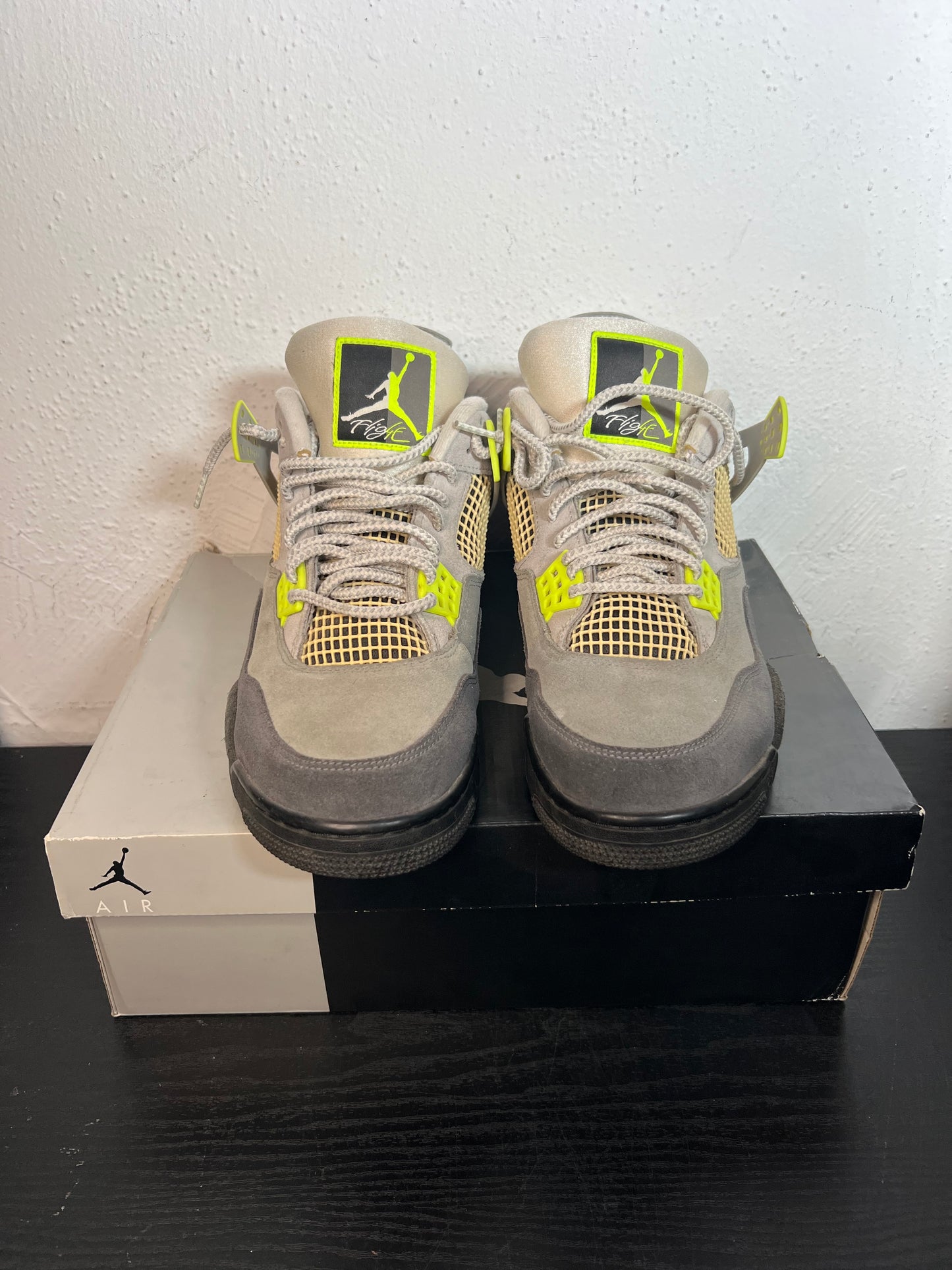 JORDAN 4 SE NEON (USED)