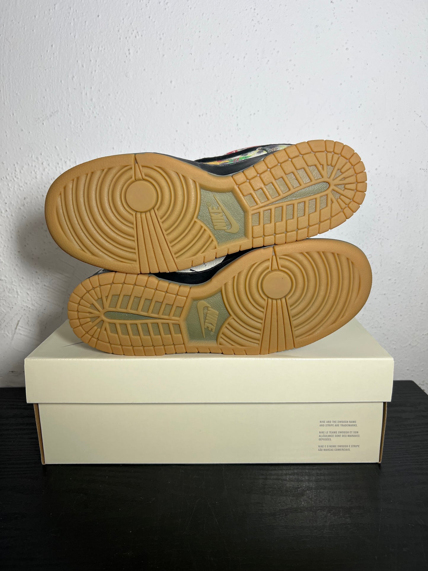 DUNK LOW SB SUPREME RAMMELLZEE