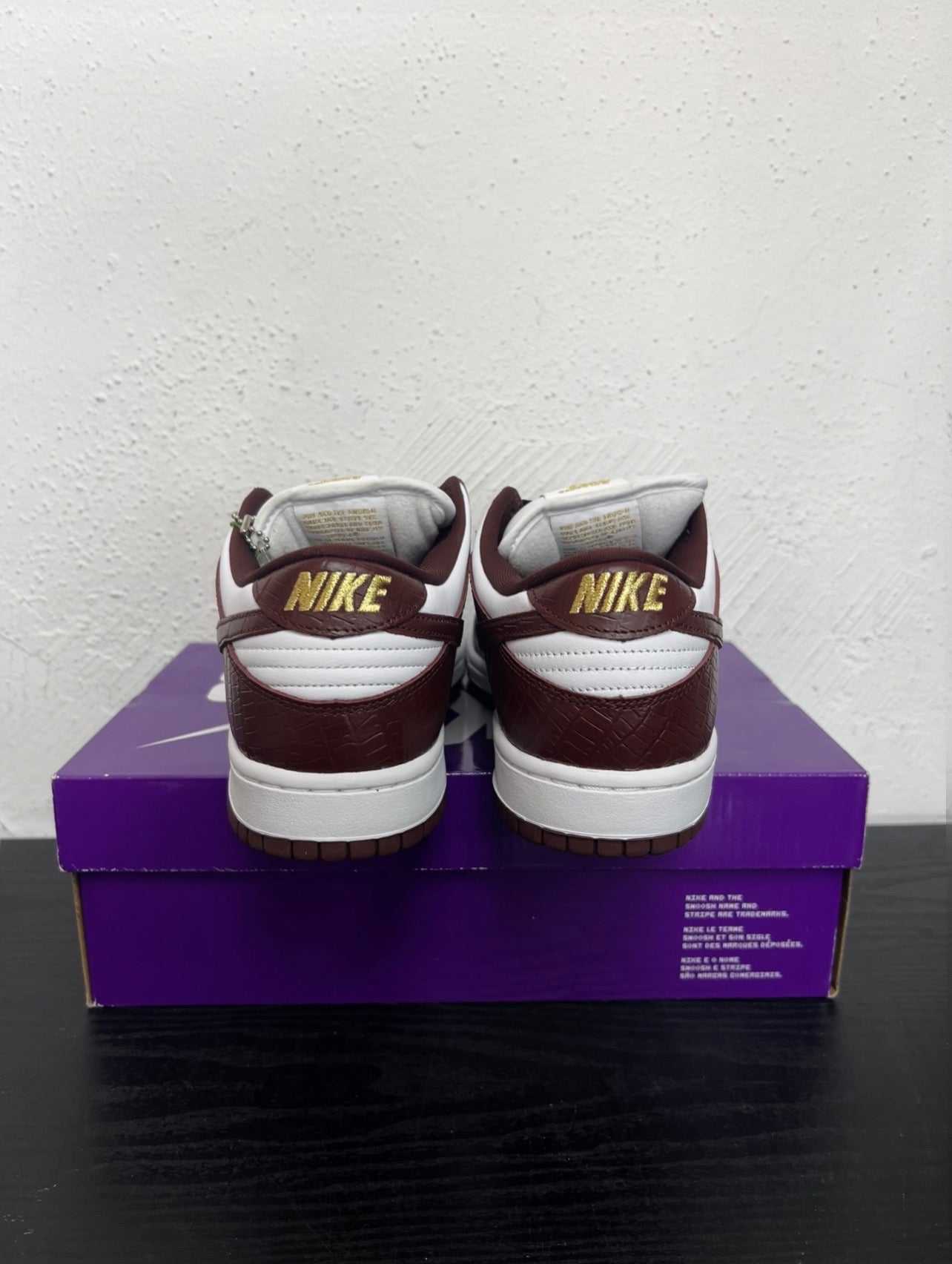 NIKE SB DUNK LOW SUPREME STARS BARKWOOT BROWN