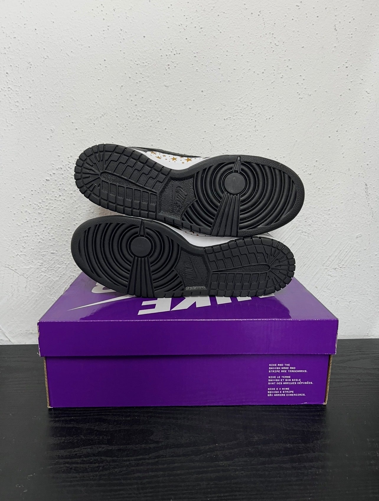 NIKE SB DUNK LOW SUPREME STARS BLACK