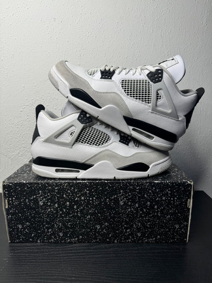 JORDAN 4 MILITARY BLACK (USED)