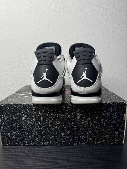 JORDAN 4 MILITARY BLACK (USED)