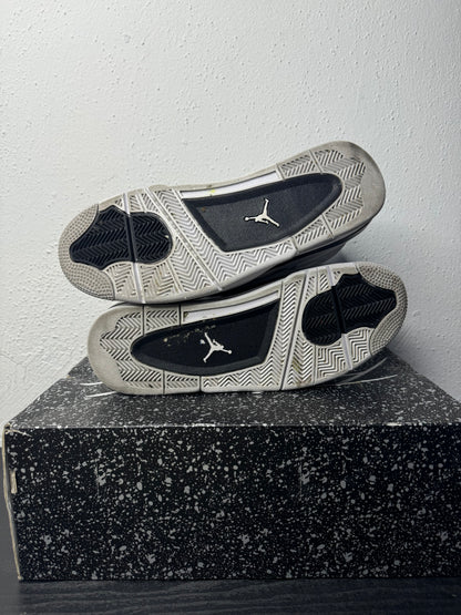 JORDAN 4 MILITARY BLACK (USED)