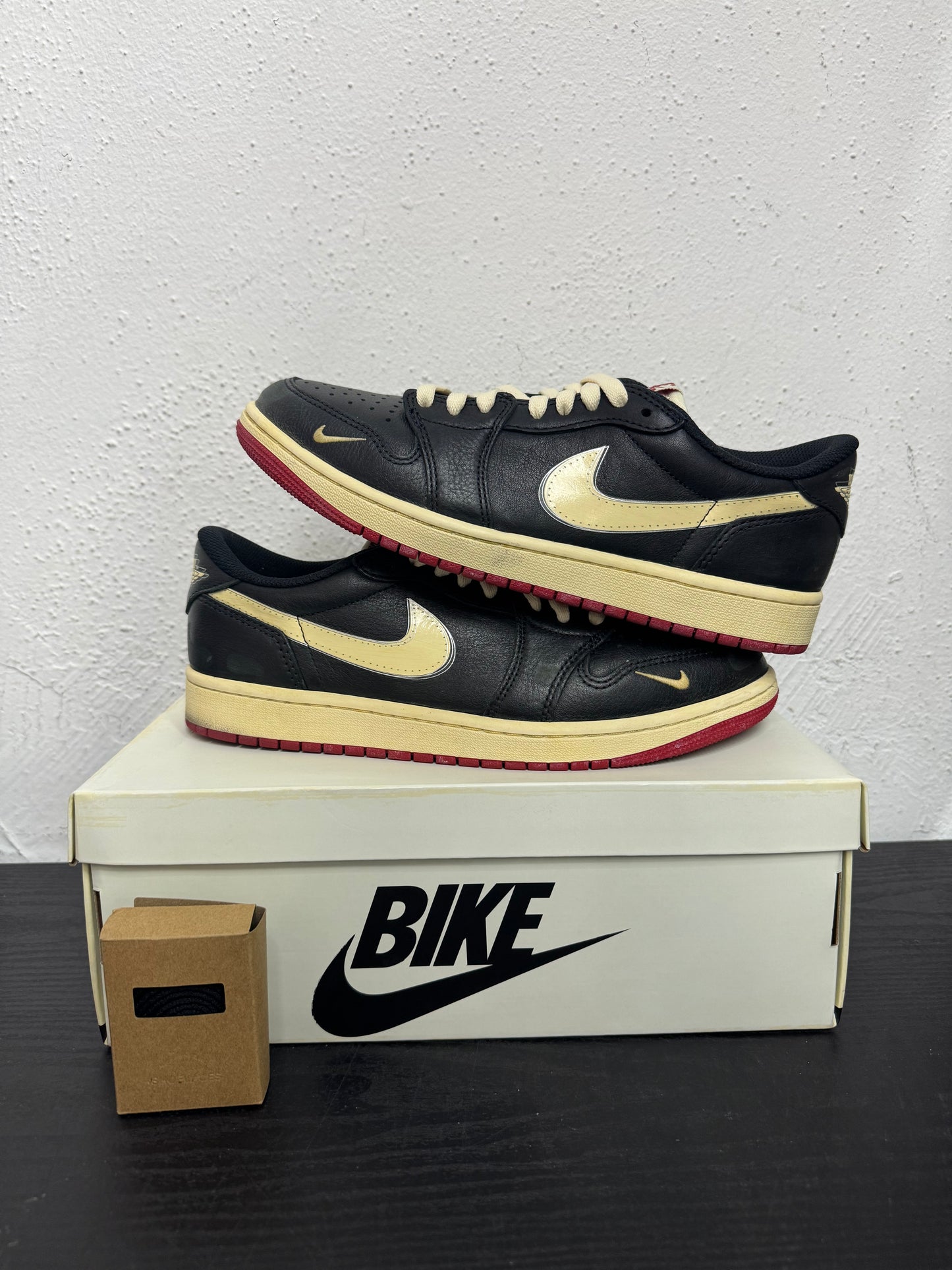 JORDAN 1 LOW NIGEL SYLVESTER BETTER WITH TIME (USED)