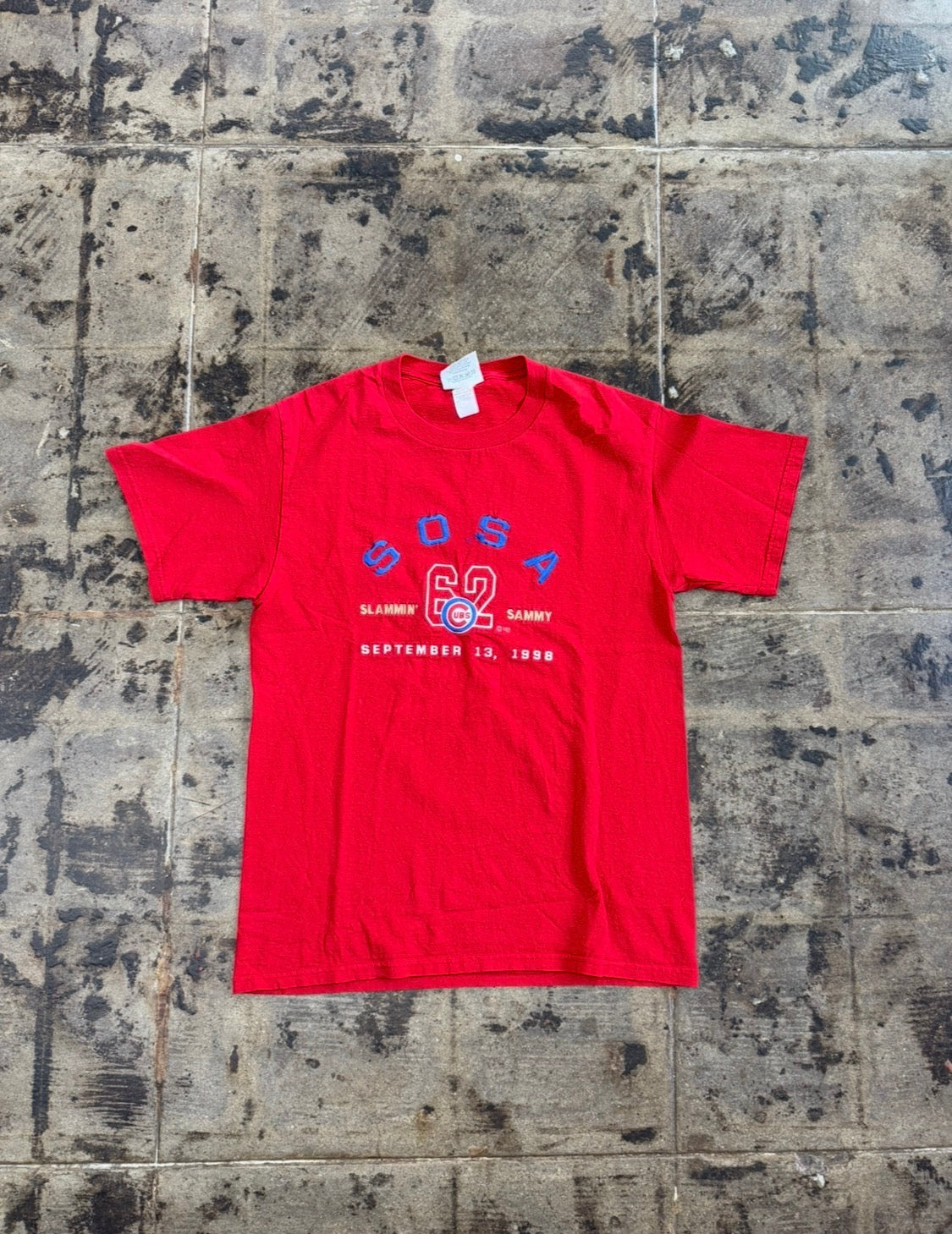 CUBS 62 SLAMMIN SAMMY SOSA TEE