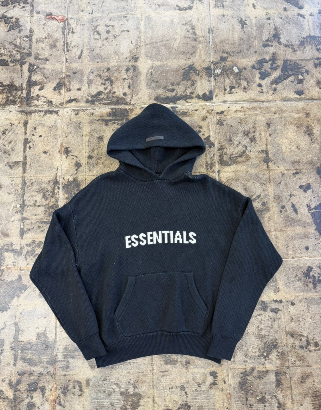 ESSENTIAL KNIT HOODIE