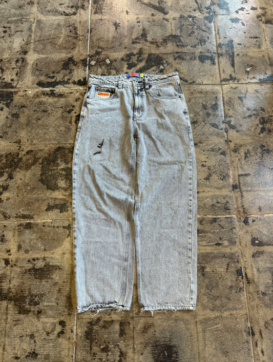EMPYRE GREY JEANS