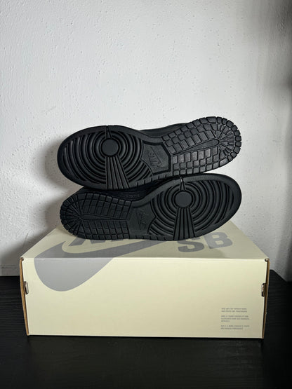 DUNK LOW SB SUPREME 94 BLACK
