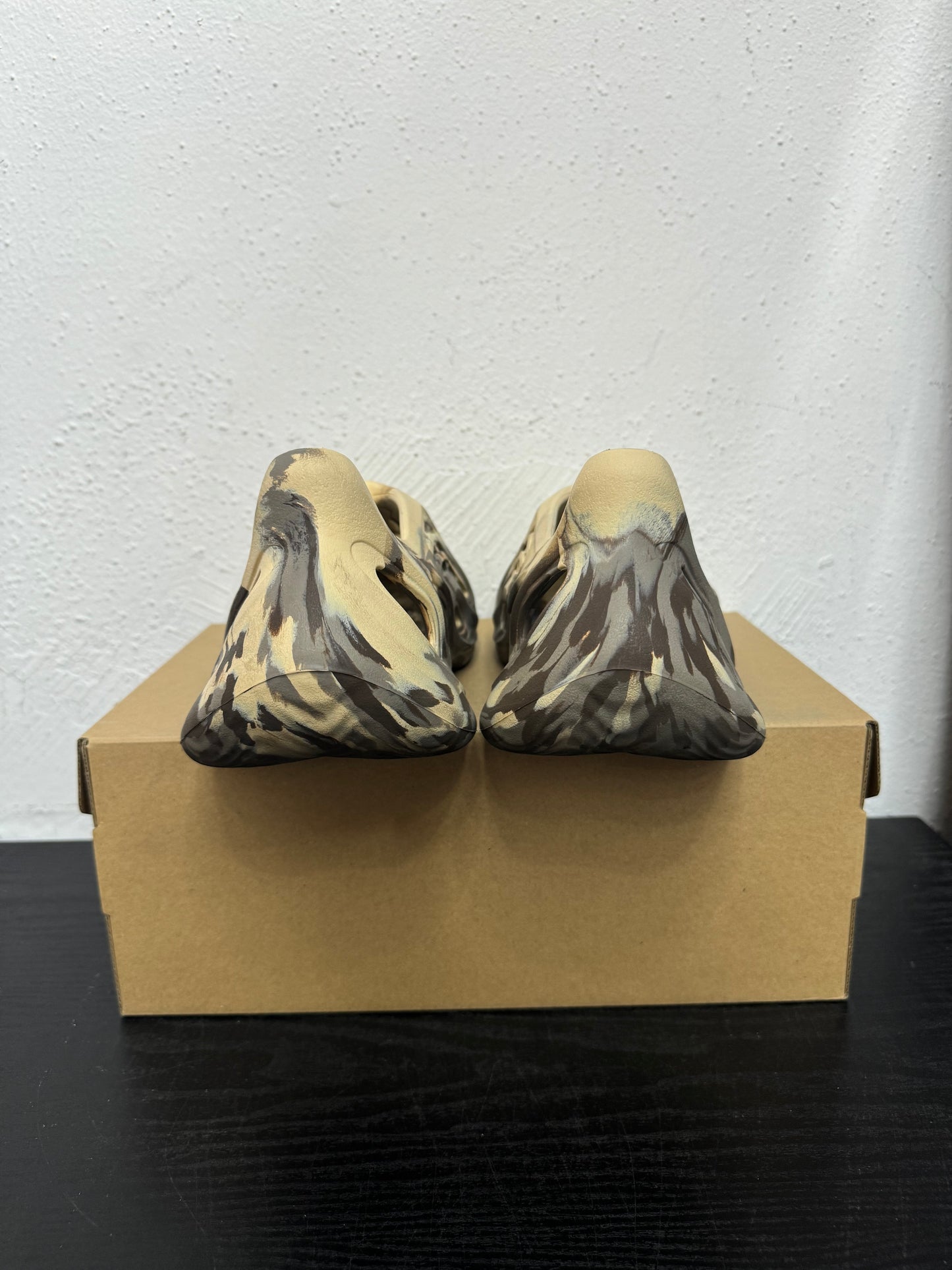 YEEZY FOAM RUNNER MX CREAM CLAY (USED)