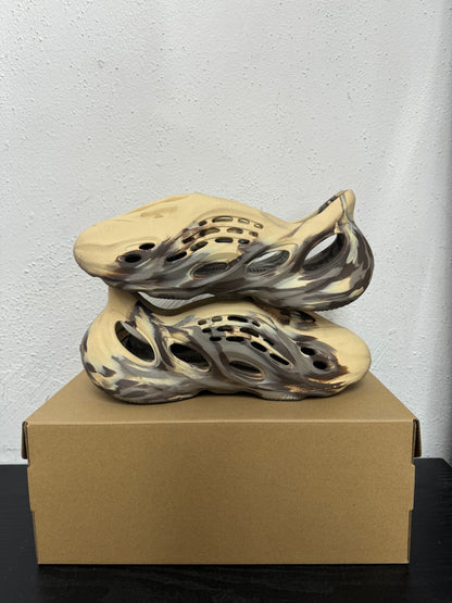 YEEZY FOAM RUNNER MX CREAM CLAY (USED)