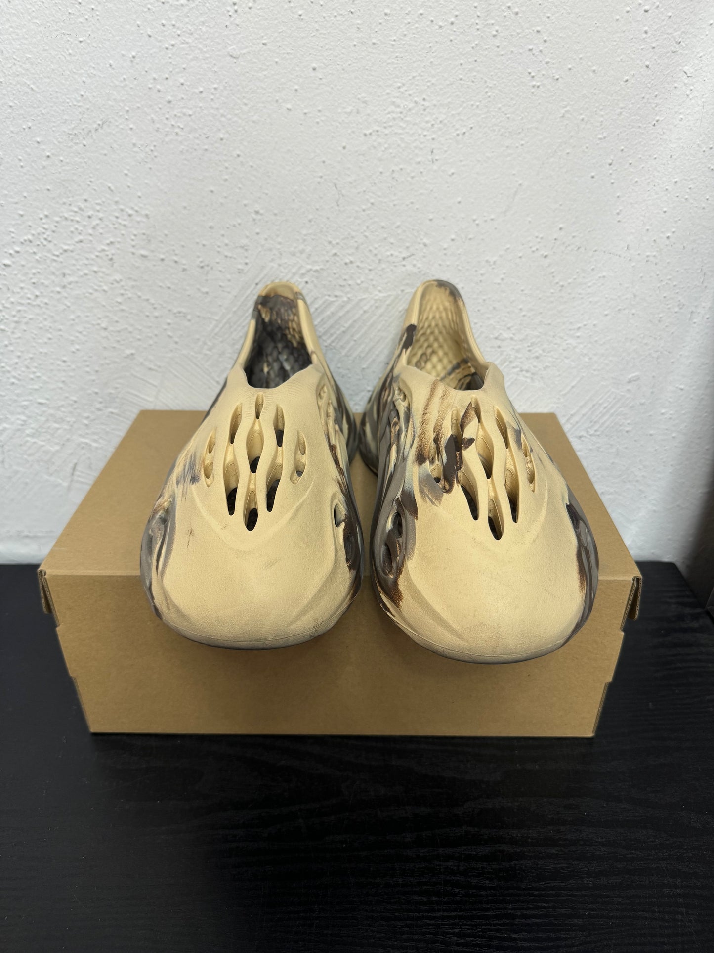 YEEZY FOAM RUNNER MX CREAM CLAY (USED)